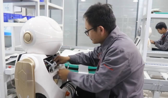 創(chuàng  )澤機器人生產(chǎn)線(xiàn)