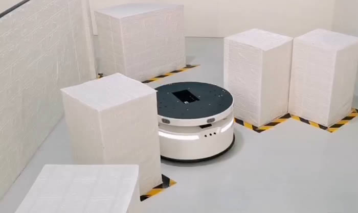 創(chuàng  )澤機器人底盤(pán)測試