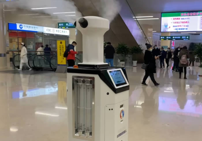 室內霧化消毒機器人在醫院消毒場(chǎng)景圖