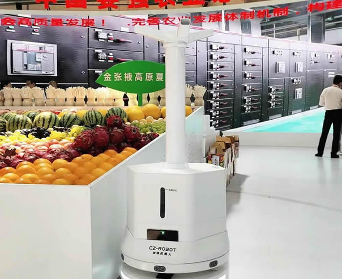創(chuàng  )澤的霧化消毒機器人